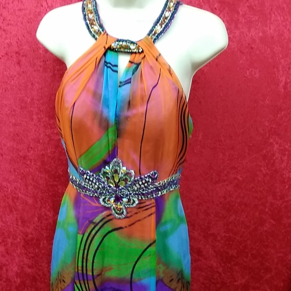 Dresses - Picture 2 of 7